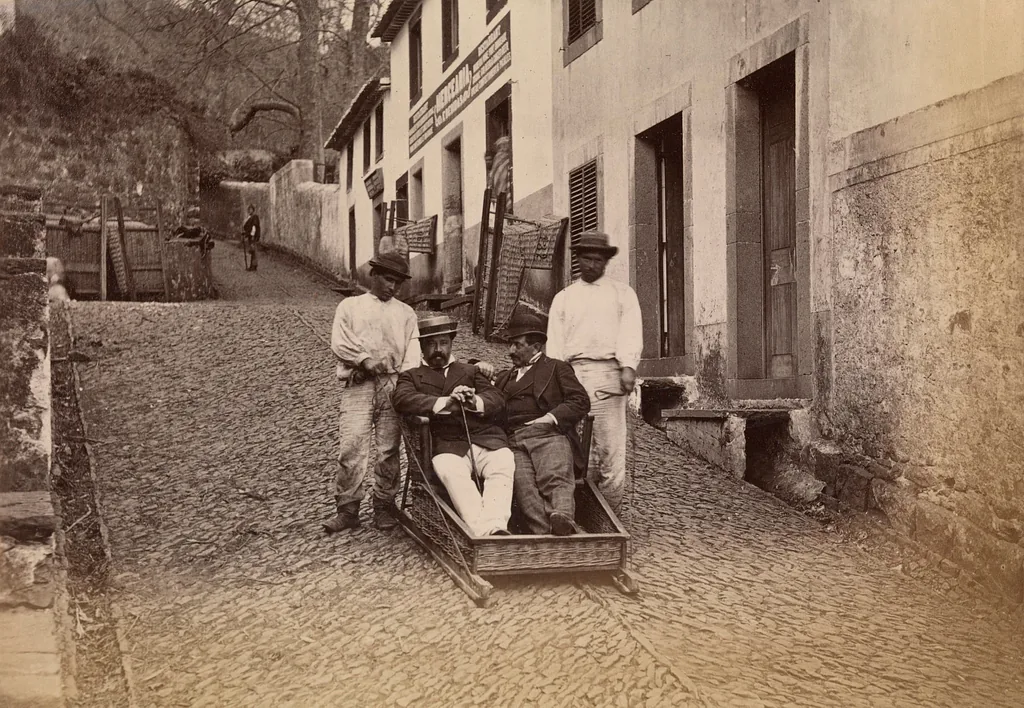 Tradicional carro de cesto de mimbre de Madeira en Funchal