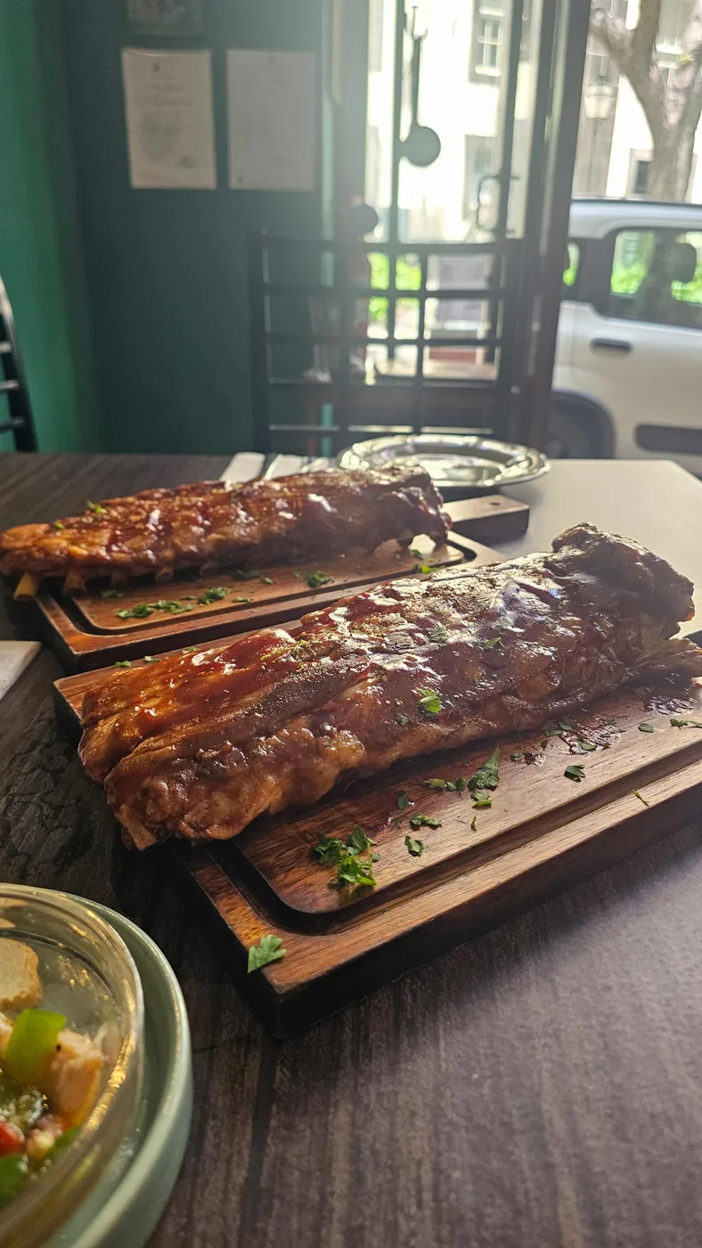 BBQ ribs at Taberna Portuense